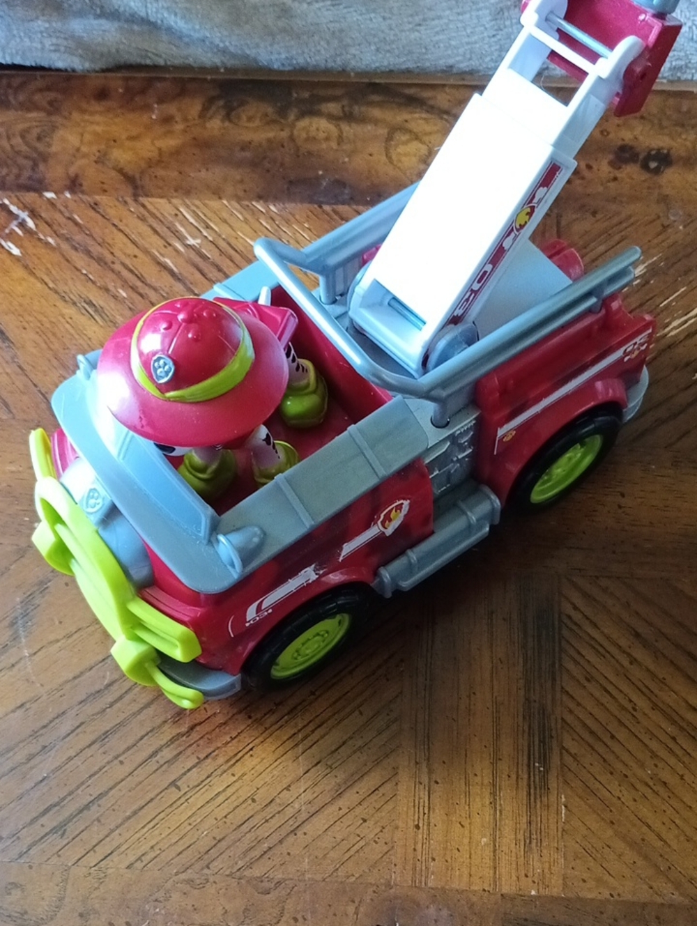 Paw Patrol Jungle Red and Lime Fire Rescue Truck with Figure